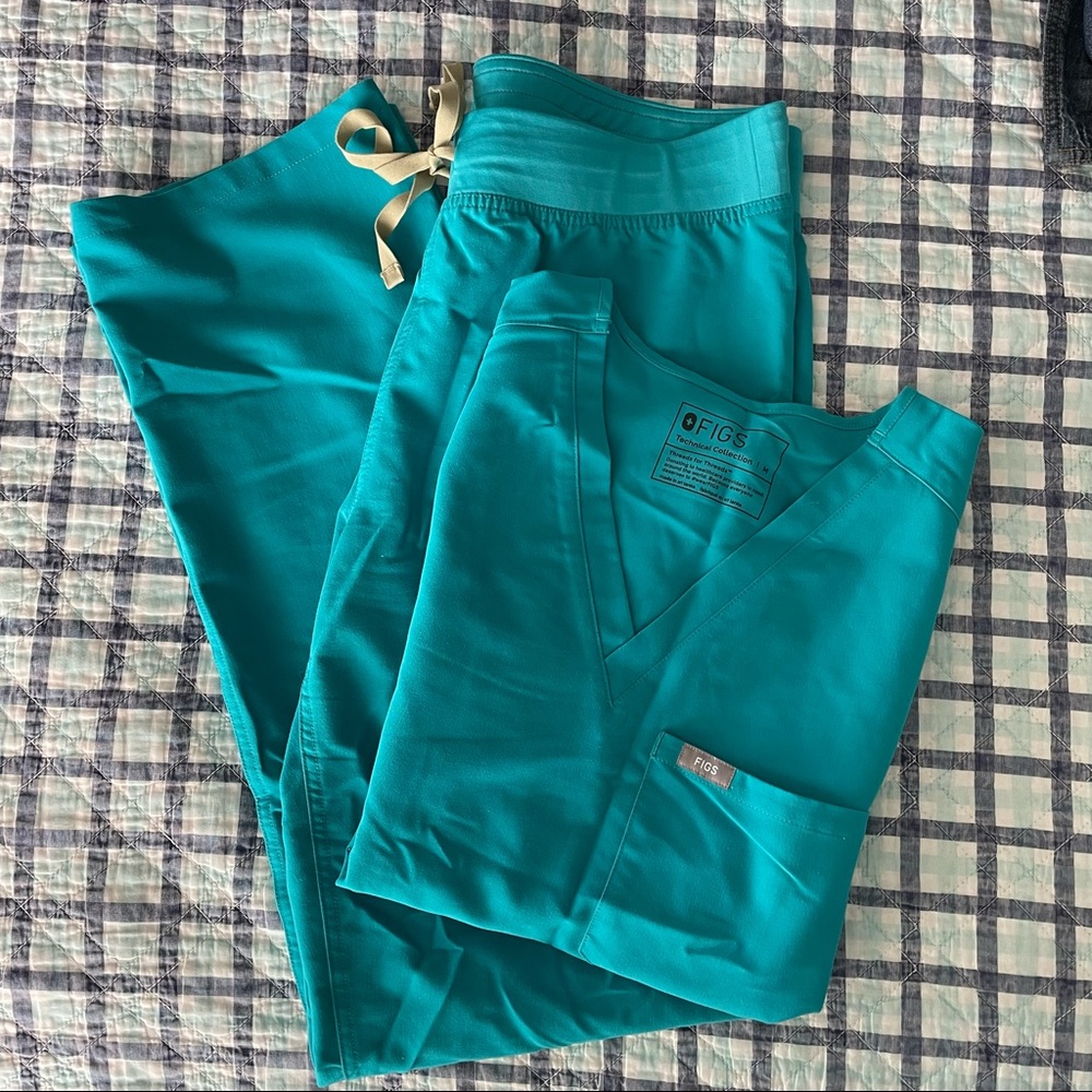FIGS Teal Scrub Set